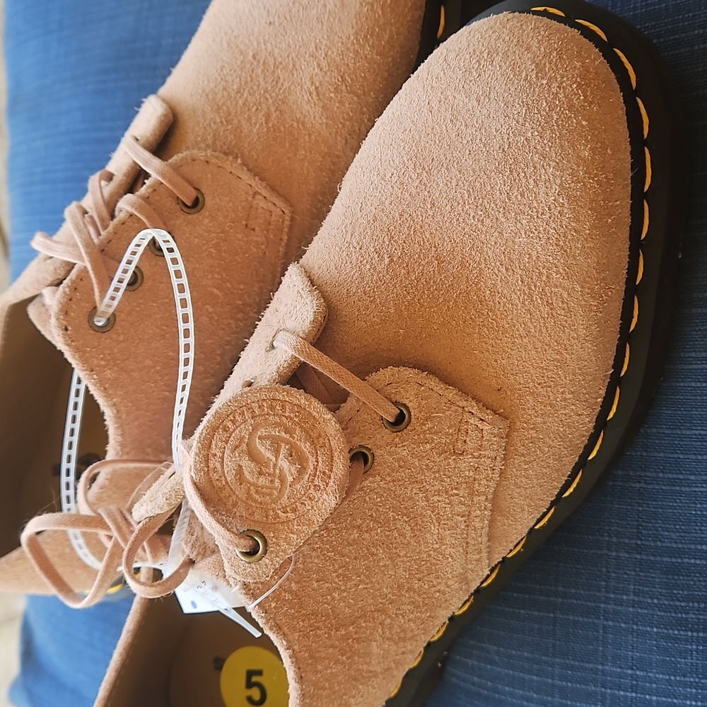 Dr Martens Smiths Oxford Shoes Desert Oasis Suede, Peach Beige Woman's 6 Men's 5